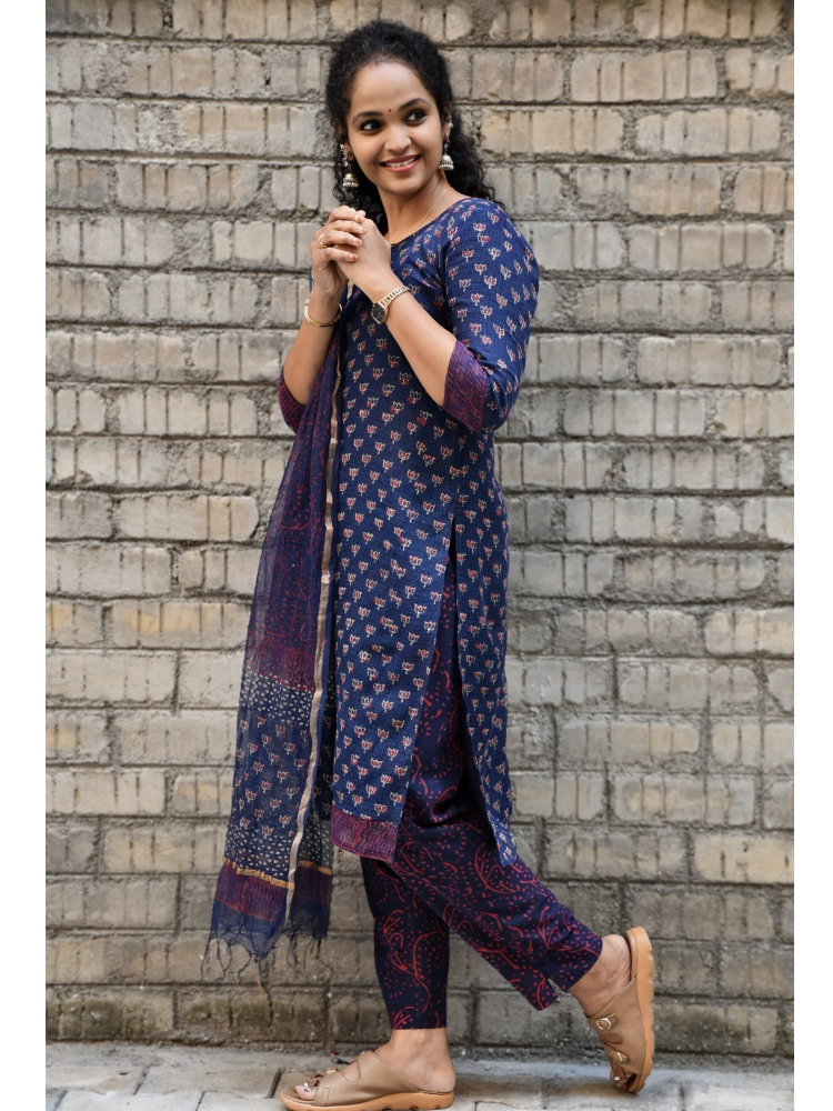 Neelanjali Lotus Kota Suit