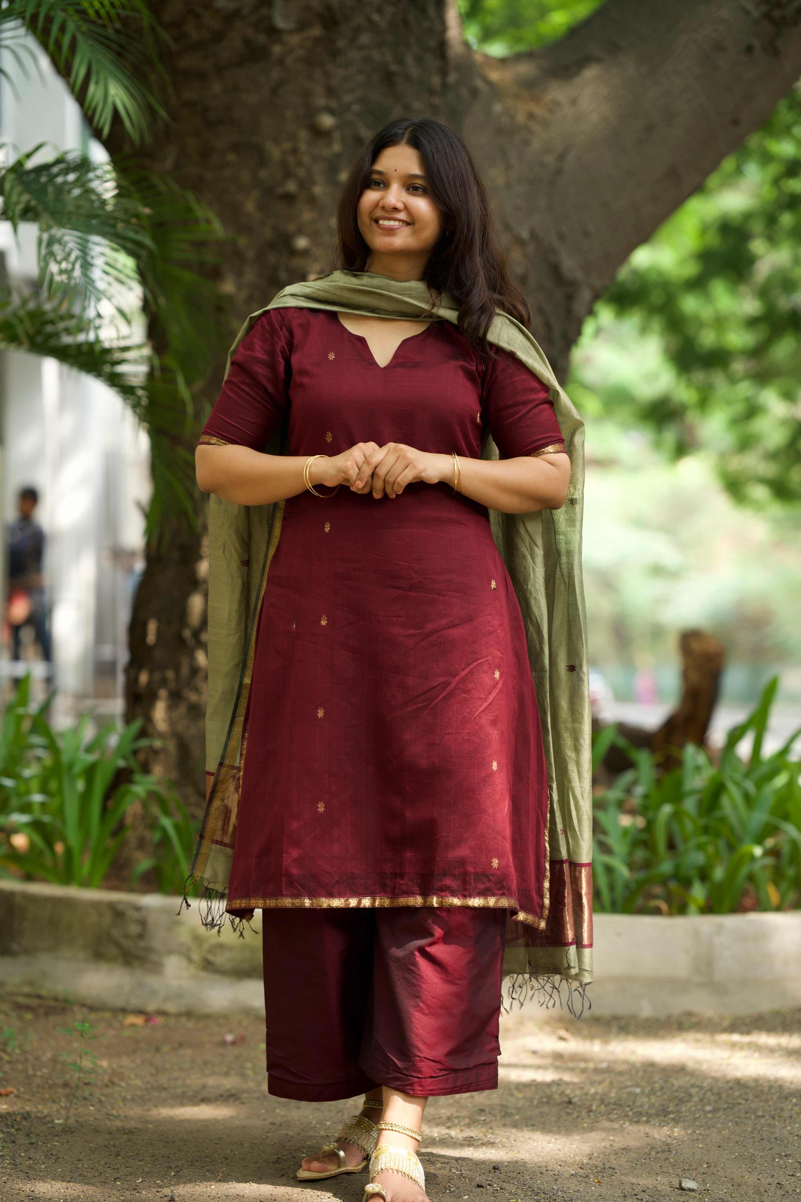 Nivetha's Rosewood Grace – Handwoven Maheshwari Silk Cotton Suit Set