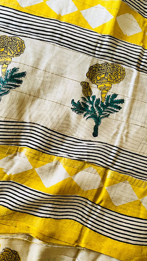 Aaranya floral and striped saree detail