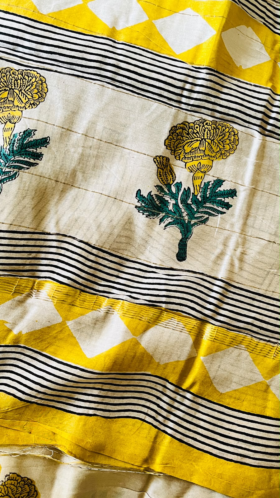Aaranya floral and striped saree detail