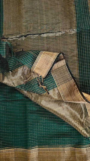 Vanya Green Maheswari Handwoven Silk Cotton Saree border detail